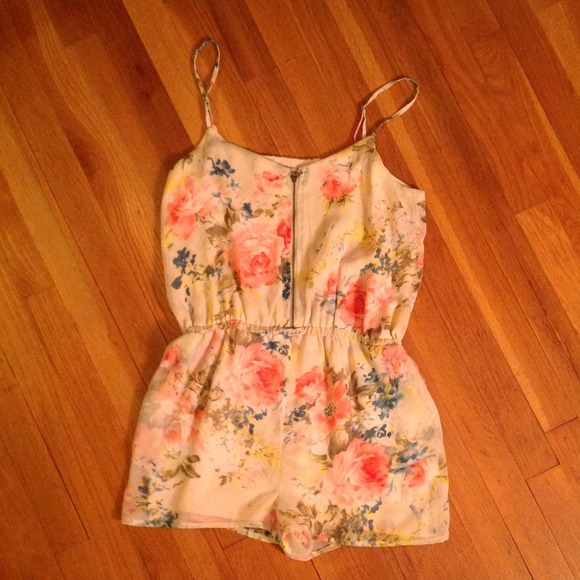 Zip-up Floral Romper