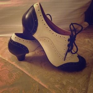 Italian leather oxford tuxedo heels