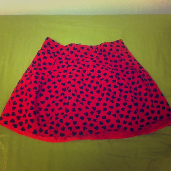 Cute pink skirt with black hearts