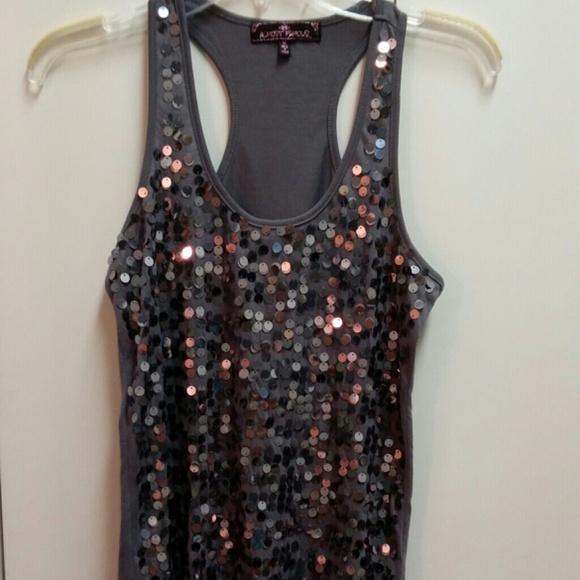 ❌❌Sold❌❌Silver racerback sequin tank - Picture 2 of 2