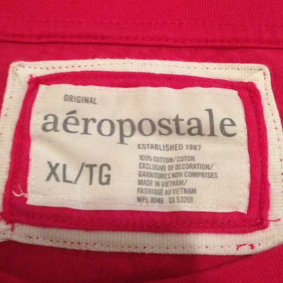 ❌❌SOLD❌❌ Aeropostale Fuchsia T-shirt - Picture 2 of 3