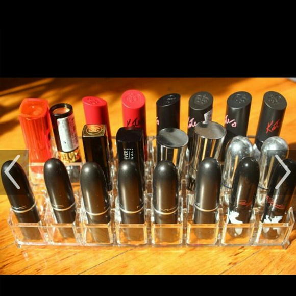 Acrylic lipstick holder