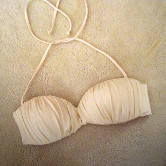 ❌SOLD❌Cream bikini top with Rose Gold Hardware