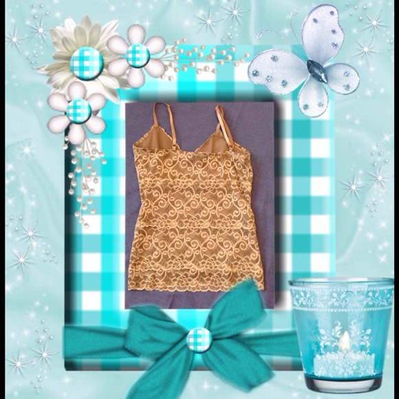 #206. 🌹WHITE HOUSE/BLACK MARKET WHITE LACE TOP🌹 - Picture 4 of 4