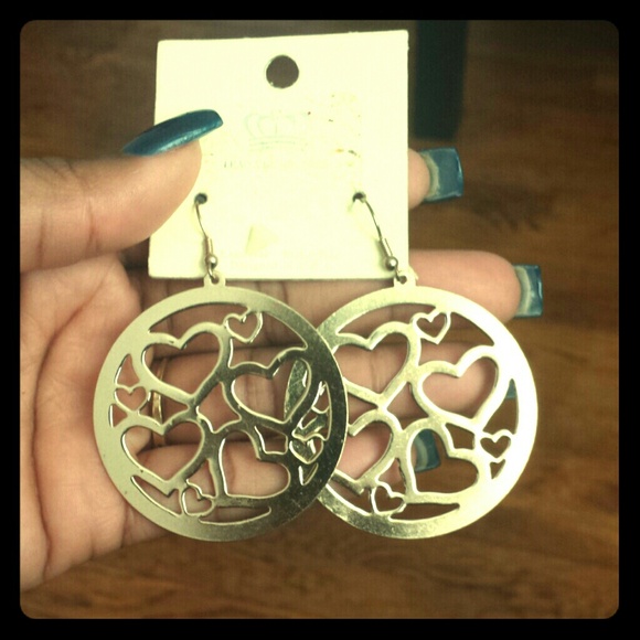 Heart dangle earrings