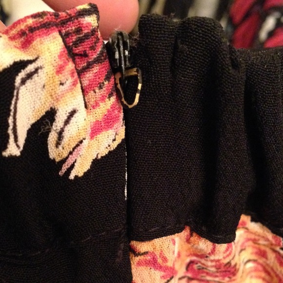 Brandy Melville Skirts - Brandy Melville Daisy Floral Skirt Brandy Melville Skirts - Brandy Melville Daisy Floral Skirt
