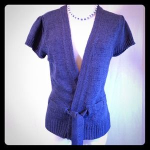 Short sleeve sweater