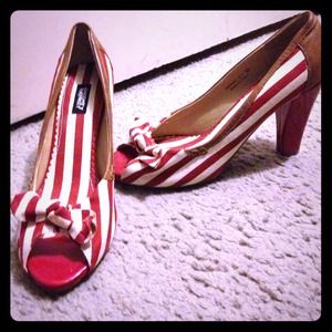 Naughty Monkey Red White and Tan Pumps 8.5