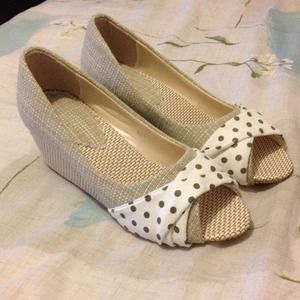 Polka dot peep toe wedges. NEW!