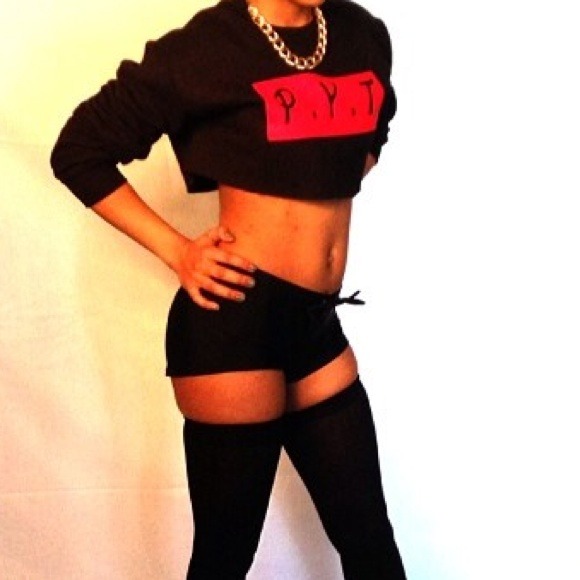 Pyt crop sweater black