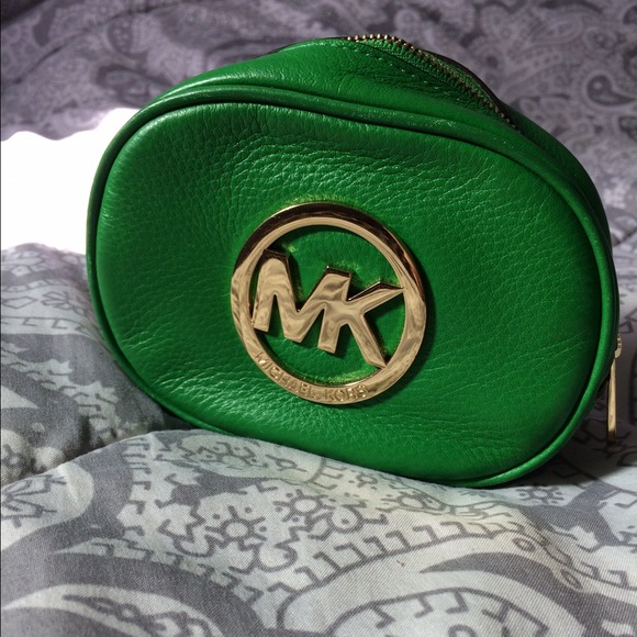 ❌SALE❌MK emerald cosmetic case