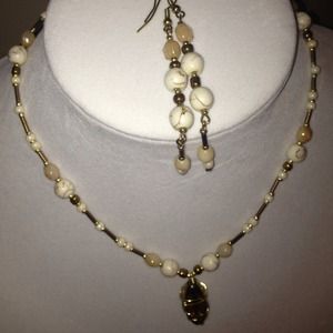 Stunning Earring and Necklace Set