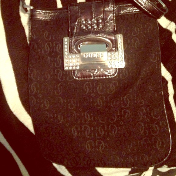 Guess purse!