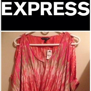 Open shoulder Express Top