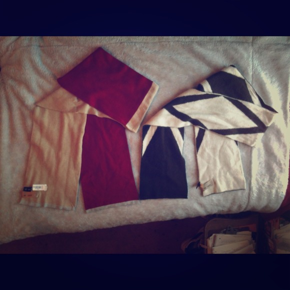 Two Gap Scarves