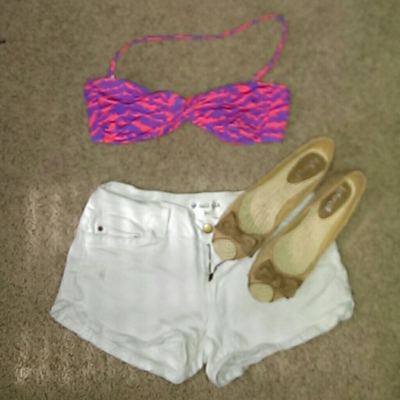Reduced!! Cute with cutoff shorts!!