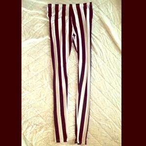 ‼️ pinned stripped leggings‼️ •CLEARANCE🙌