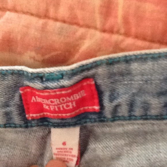 ✨❌SOLD❌7/26/14 HOST PICK✨Distressed Denim Capris - Picture 4 of 4