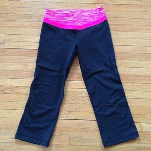 Victoria's Sexret Black/Hot Pink Knockout Crop