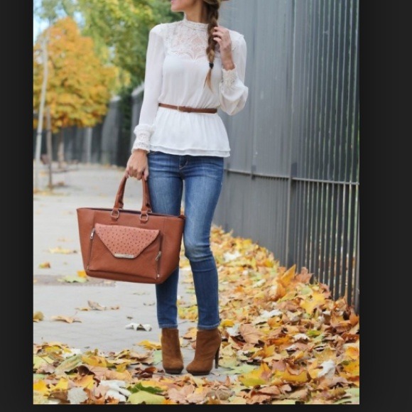 Other - 🎉🎊💖💖Unique Tan bag+orange skirt 💘🎊