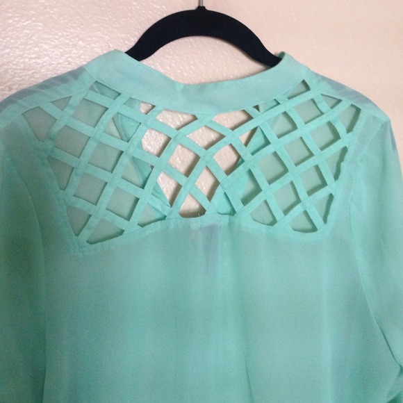 Nollie mint colored chiffon top - Picture 3 of 3