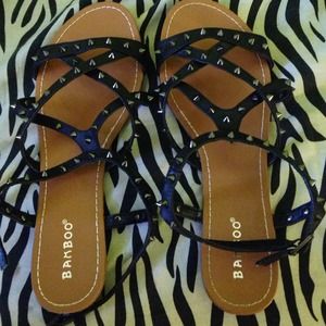 Size 8 1/2 gladiators !