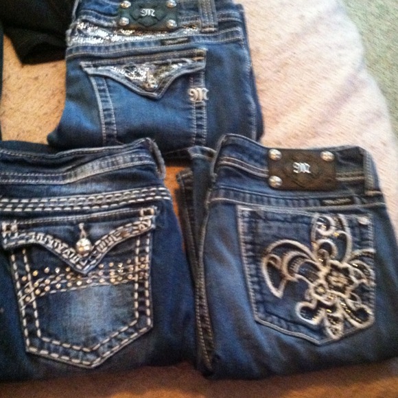 3 pairs of Miss Me jeans 1 Miss Me capris. Size 31
