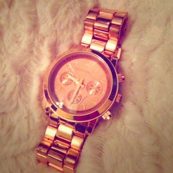 🔴SOLD🔴Michael Kors Rose Gold Watch 🎀⌚️💕