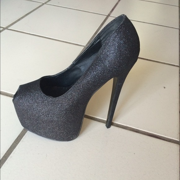 Black  high heel shoes