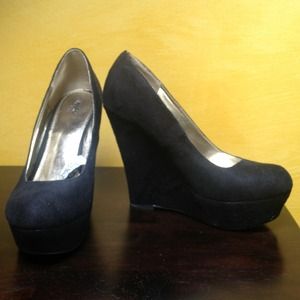 Mossimo Black Wedge Round toe Heels