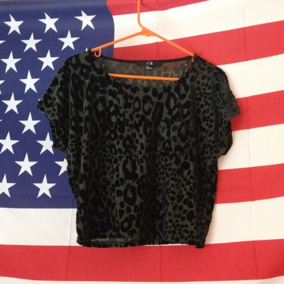 Cropped Leopard Print T-Shirt🐾🐱