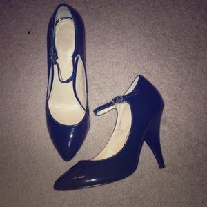 Colin Stuart Emerald Green Pumps with straps - 7