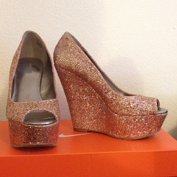 Baby Pink Glitter Wedges💗💃