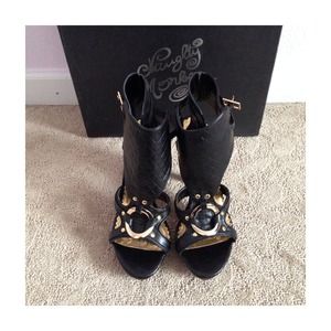 ⚡️SALE⚡️- Naughty Monkey Play Date Heel