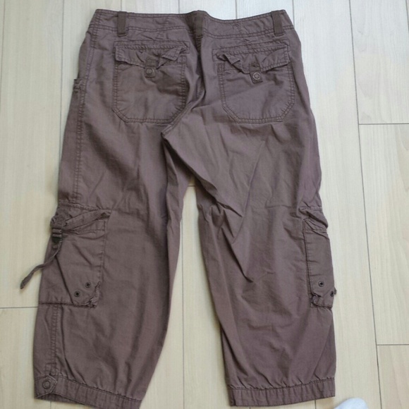 Capris - Picture 3 of 4