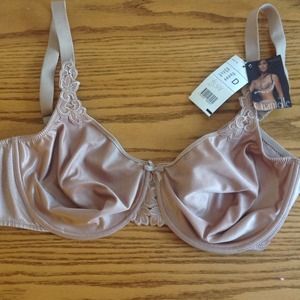 REDUCED! 🌼Chantelle Bra NWT