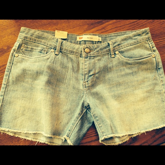 New with tags Levi's shorts, size 13, stonewashed