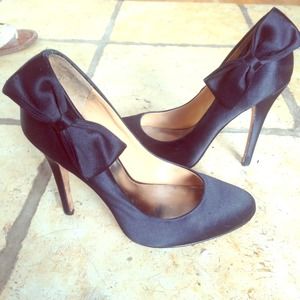 Badgley Mischka Satin Pumps