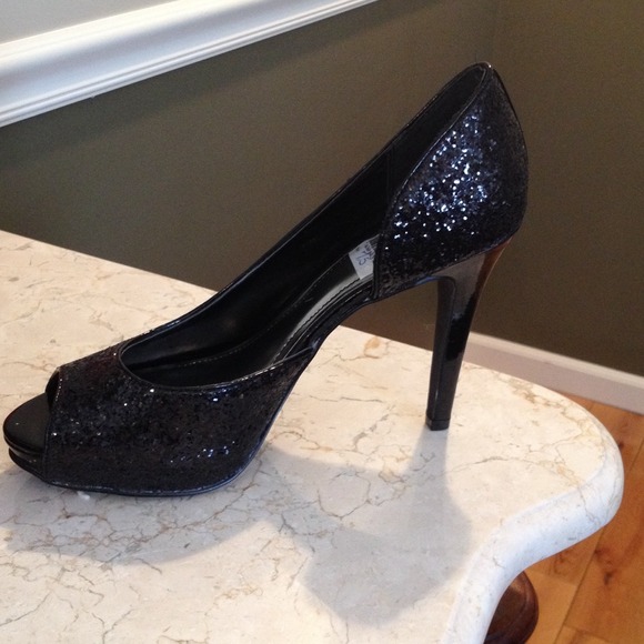 Shoes - Picture 2 of 3