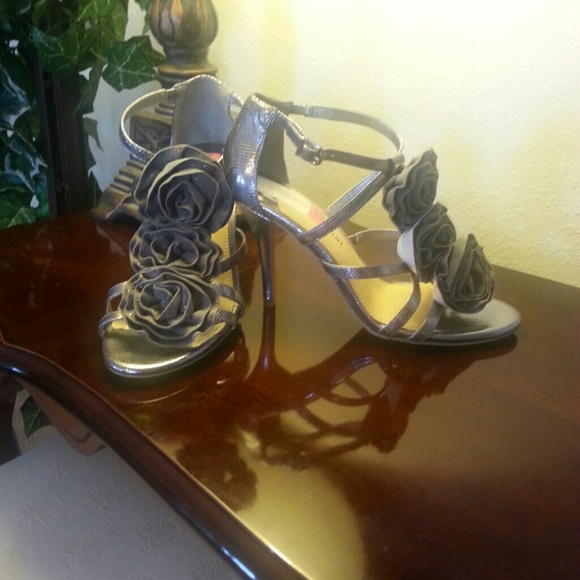 Silver Gianni Bini Sandals