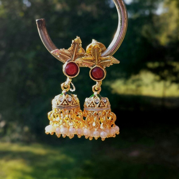 Bollywood mini jhumka earrings w/ dangling pearls