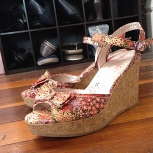 Size 9 wedge sandals