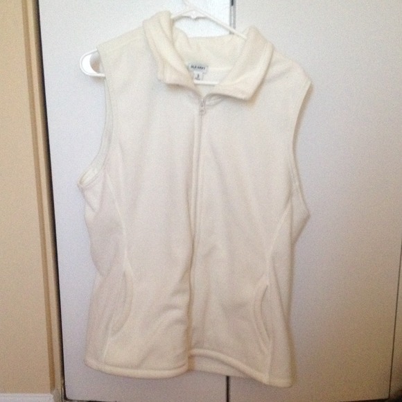 Old Navy cream fleece vest