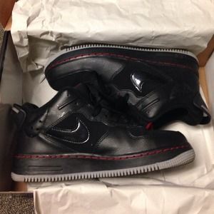 Jordan 6 Fusions. Black/Grey/Red.