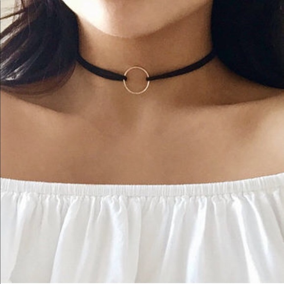 Gold circle and black suede choker necklace - Picture 4 of 7