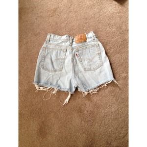 REDUCED HIGH WASTED LEVI SHORTS!