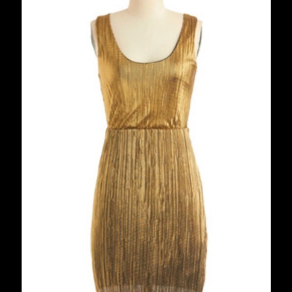 Gold dress - Picture 2 of 4