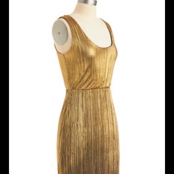 Gold dress - Picture 3 of 4