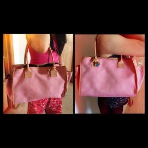 Dooney & Bourke tote with drawstring pockets❤️