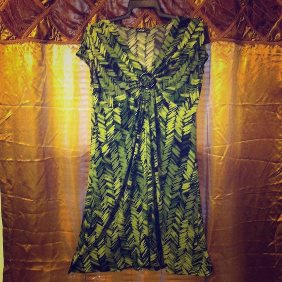 ❗️✋traded✋❗️Green summer spring short sleeve dress